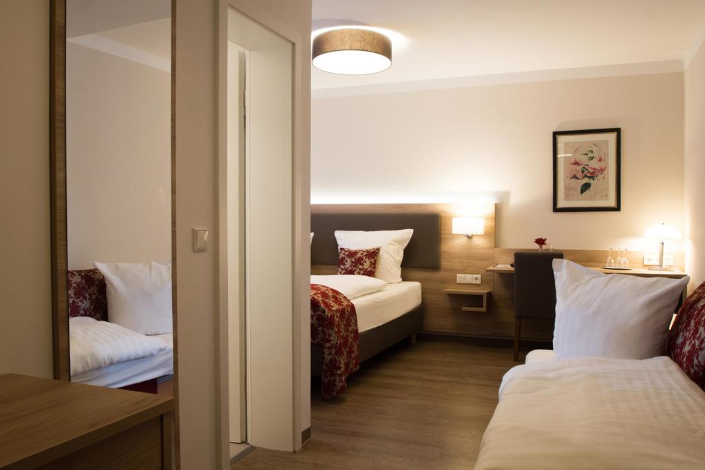 Hotel Loehr Baden-Baden Pokoj fotografie